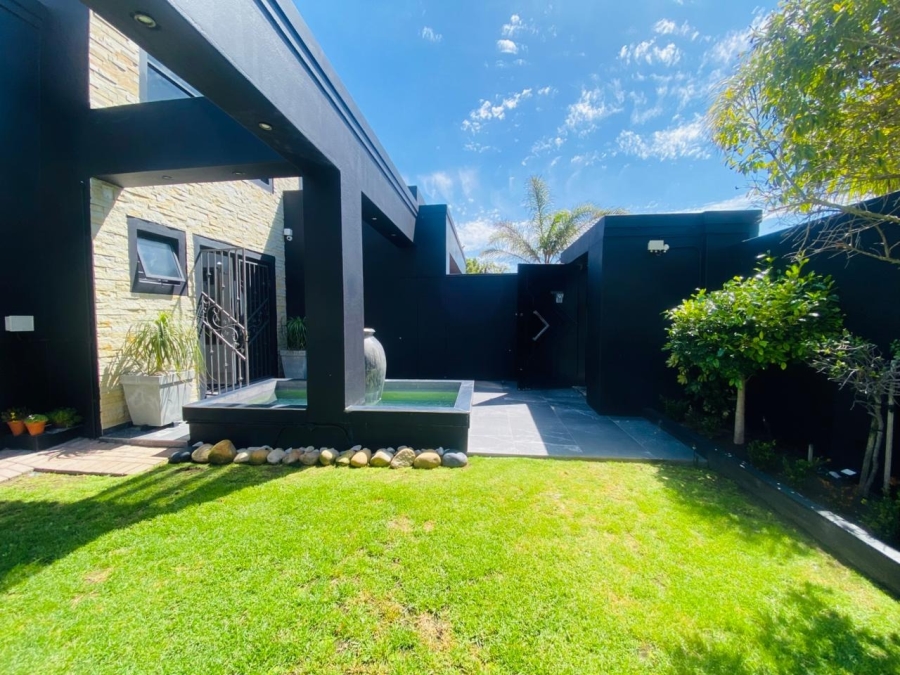 5 Bedroom Property for Sale in Sunset Beach Western Cape
